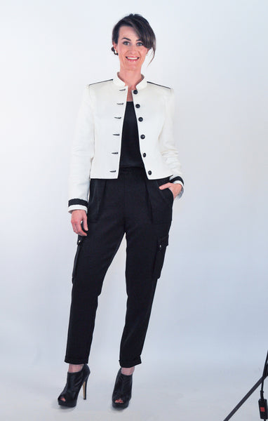 Atelier Francesca White & Black Classic Style Jacket styling op